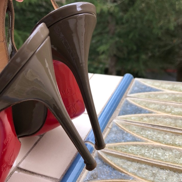 Authentic
 - Authentic Louboutin Heels - Picture 8 of 10
